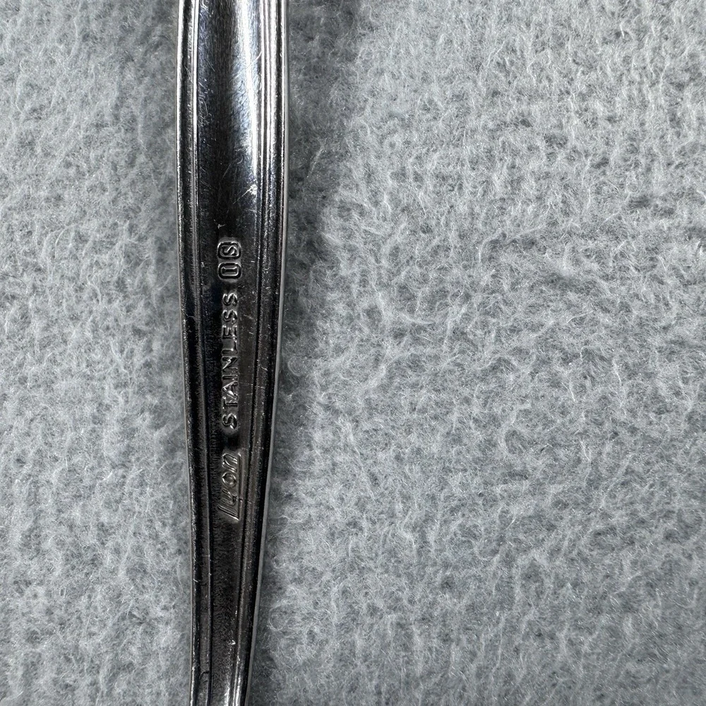 International Lyon Frontenac Shell Casserole Spoon International 9-1/8